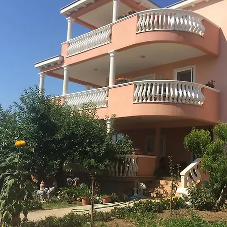 Sofija Apartment *